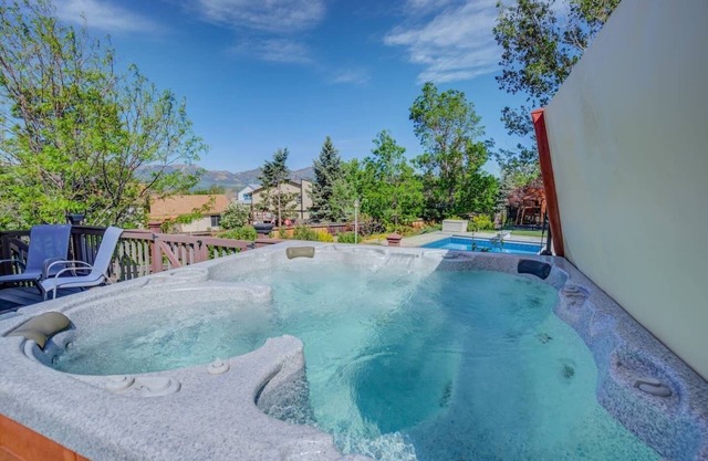 6BR House w/Pool & Water Slide, HotTub, Peak View