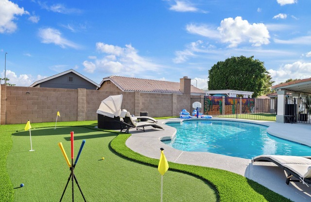 6BR Retreat Near Scottsdale/Phoenix | Heated Pool, Games & Family Fun