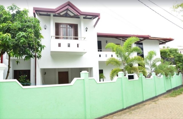 6br Villa Arcadia in Kuruduwatha