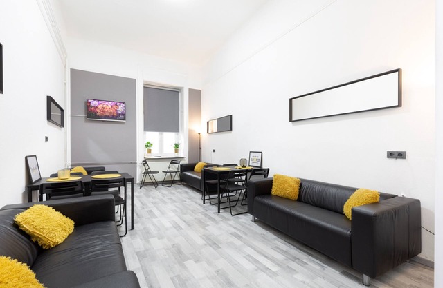 ⭐6ROOM-14BED-4BATH ☕FREE-BEER & BREAKFAST ❤️AIRCO