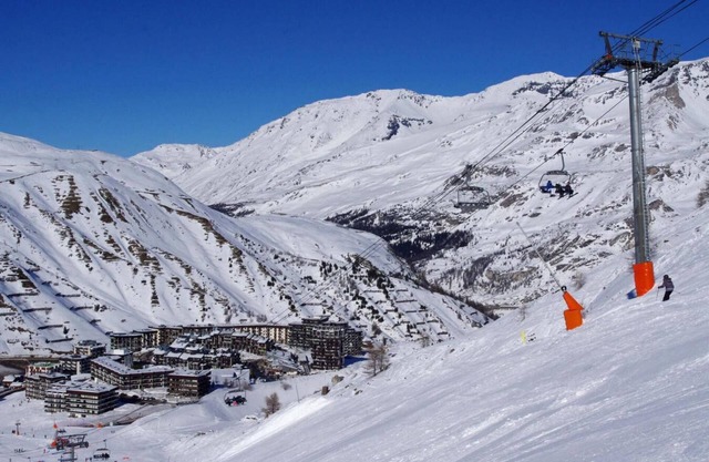 6th floor, view mountain, balcony, tv, ski locker, 55m², Tignes