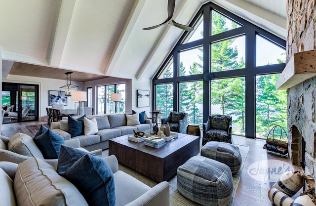 7 bdrm, 5 bath Luxury Cottage, Boathouse, Lake Muskoka, All day sun! Sunsets!