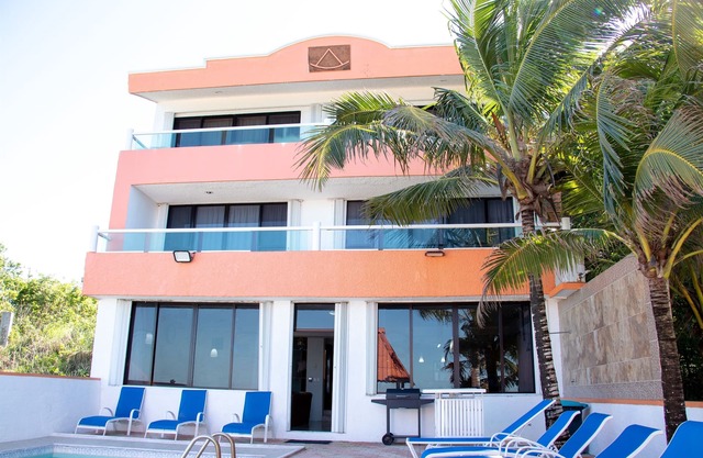 7 Bedrooms, Oceanfront, Bike Path to Town