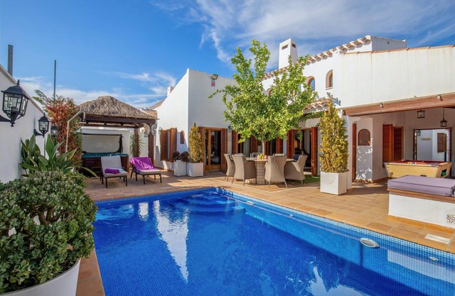 7 bedroom Villa, Heated pool, sauna, hot tub on El Valle Golf, Murcia