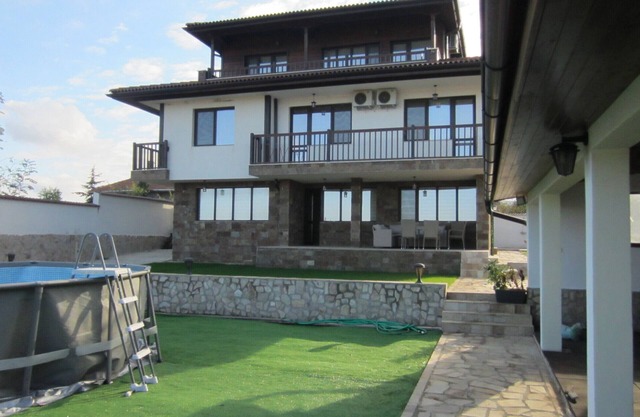 7 Bedroom Villa near Sozopol with Pool and wide garden