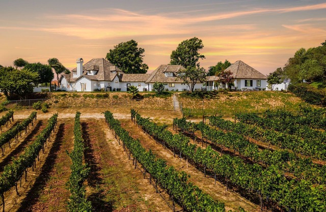 7 BR/5.5 bath PERMITTED TEMECULA WINE COUNTRY VACATION RENTAL