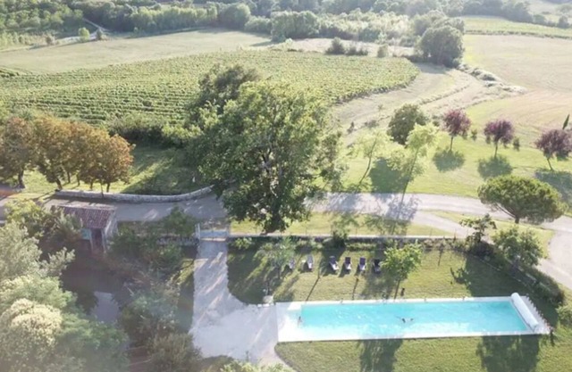 7 ensuite bedrooms with AC - Village castle* - Fitness, sauna & XL pool