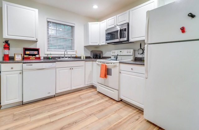 7 Mi to Downtown: Toledo Apt Near Franklin Park