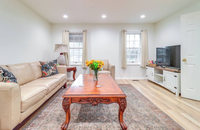 7 Mi to Downtown: Toledo Apt Near Franklin Park