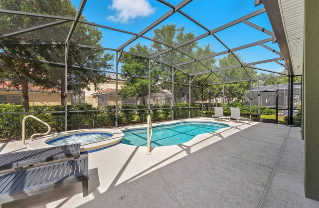 7049 Solterra 6 bedrs 18guests pool summer kitchen