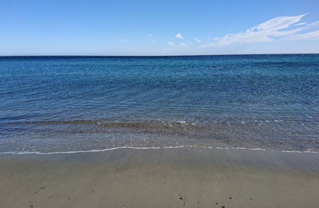 70m from the beach, pretty house 200m2, sea view, 6 bedrooms, 5 bathrooms, 7 wc, enclosed garden, 15 people