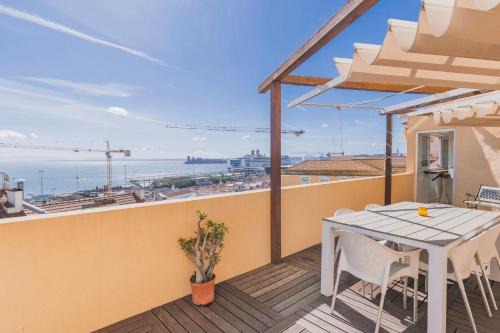 70m2 Tagus River Terrace in Alfama By LovelyStay