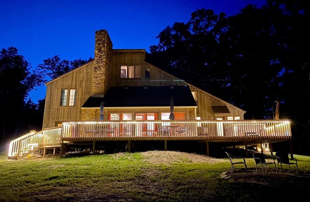 70s theme, pet-friendly, home!