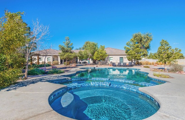 777Rentals - 5BR/4.5Bath - Log Cabin Estate