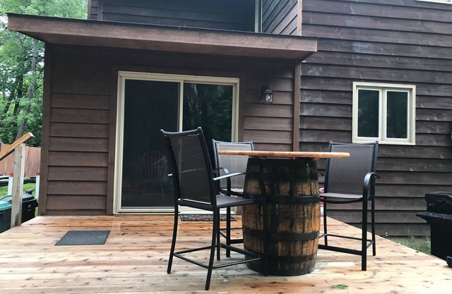8 bedroom unit for up to 18+ people on the Whitefish Chain of lakes in Minnesota