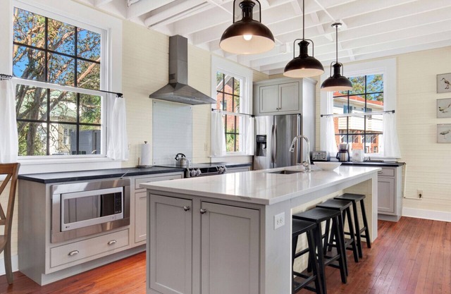 8 Guest Historic North End Tybee Beach Home Near Lighthouse