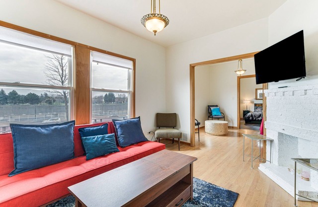 8 Mi to Chicago: Oak Park Home w/Fenced Backyard!