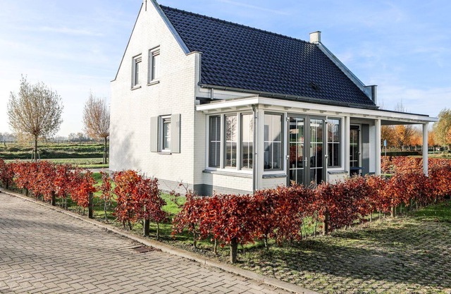 8-person holiday home in Wolphaartsdijk