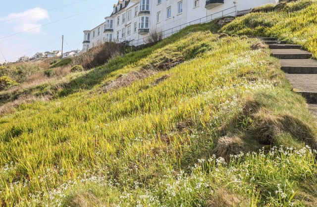8 SENNEN HEIGHTS, family friendly in Sennen Cove