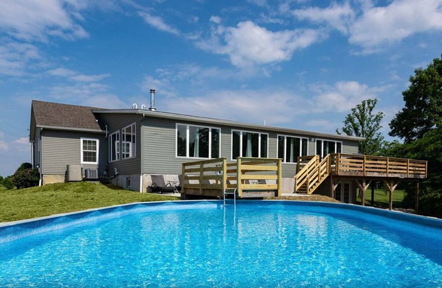 80 Acres, Pool, Game room w/Ping Pong & Billiards!