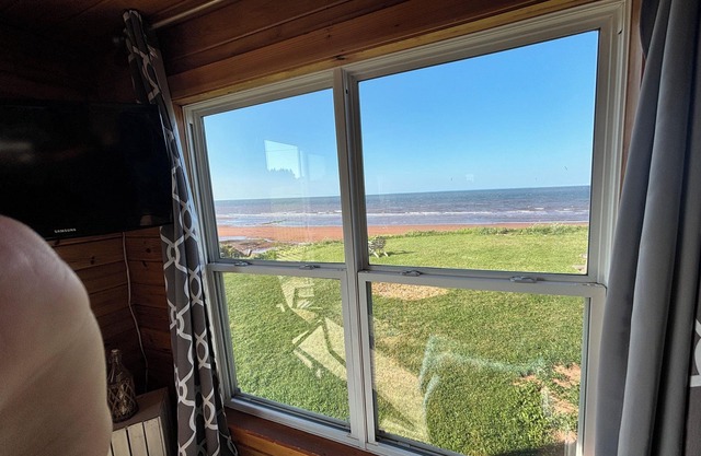 80 Oceanside Cottage