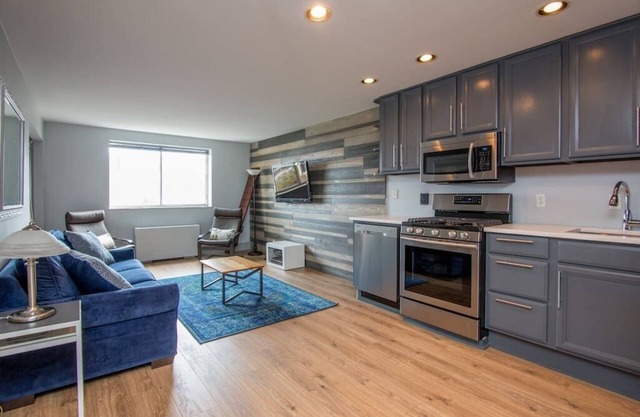 804 Barn Wall, 1 FREE Park, Modern Dt, 300 MB Wifi