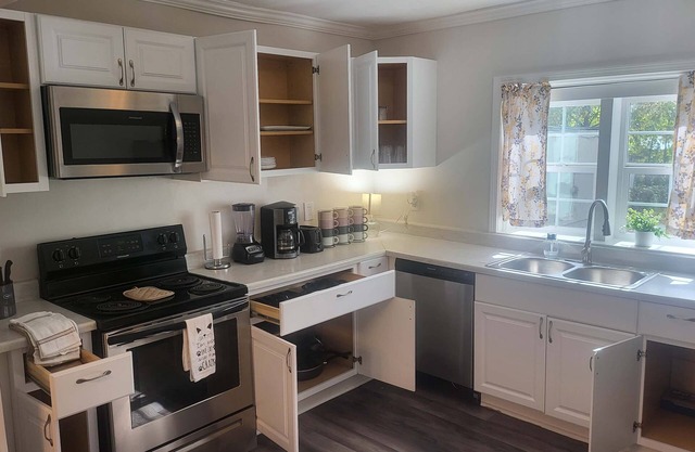 83rd Street Comfy Cottage