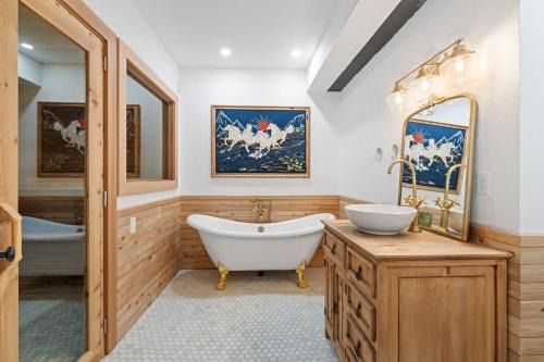 8ft Ceilings Basement Sauna Retreat