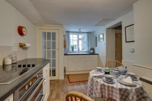 9 Gate Cottage
