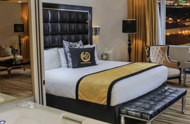 900 sq ft Villa with Jacuzzi Tub at Westgate Las Vegas Resort and Casino F1 Week