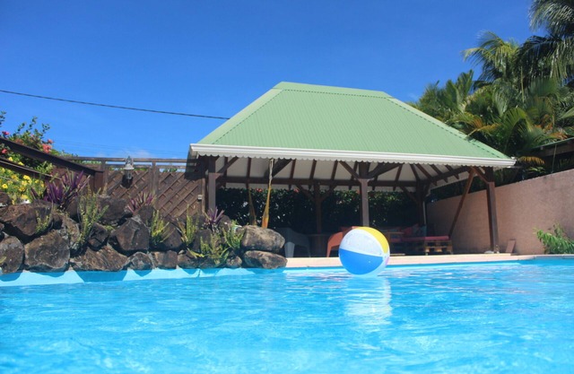 900m from the beach, the Bagatelle gites * 2/4 pers, swimming pool and SPA