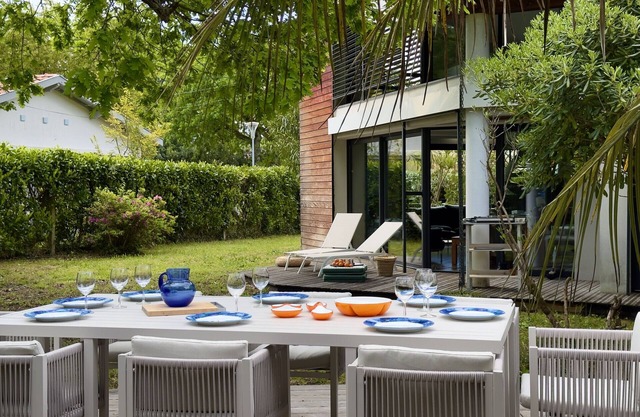 950m to beach – architect house 4 adults – 2 kids