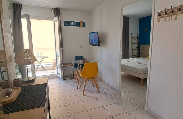 A 2 Minutes de la Plage et de la Prom Avec Terrasse ! Piscine Dans Résidence