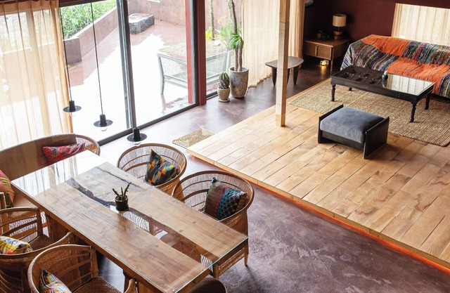 A 2LDK rental villa with a terrace and wooden deck overlooking the ocean of Minamiboso/Katsuura Chiba