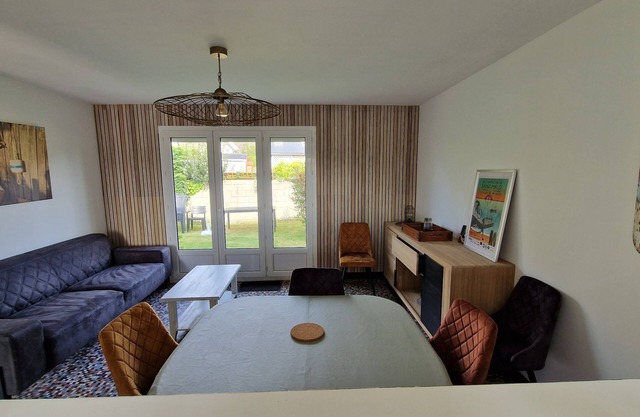 A 4 kms des Plages, Maison 4 Chambres Avec Grand Jardin