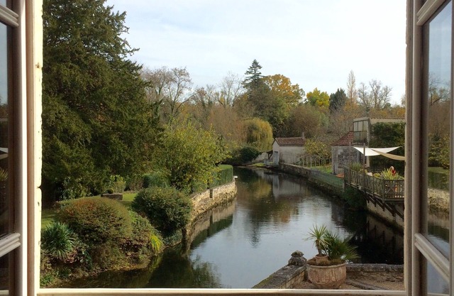 A 4 * loft in an old mill, overlooking the Charente and its countryside