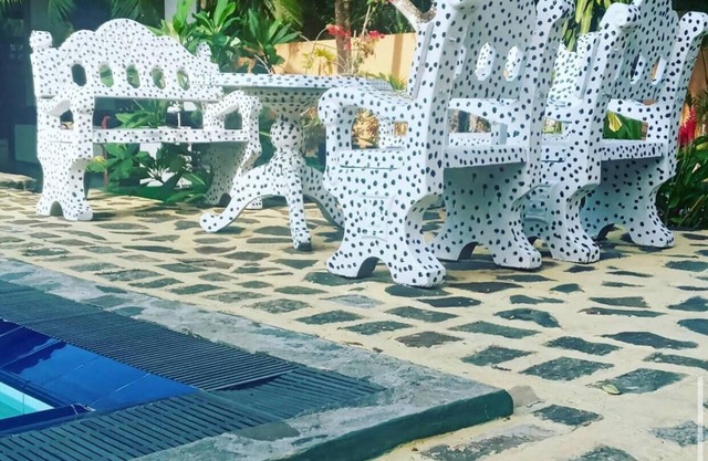 A 5 bedroom villa with pool in Unawatuna