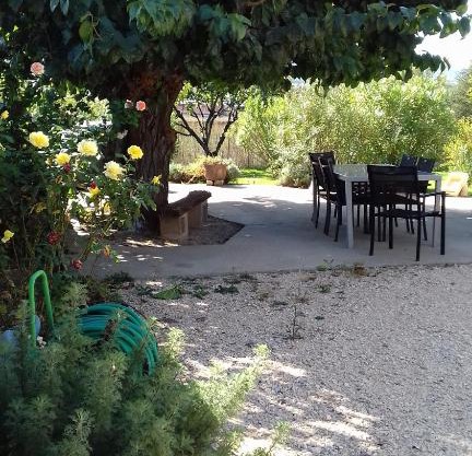 A 5 Minutes des Ocres Gïte La Charite Gordes Roussillon