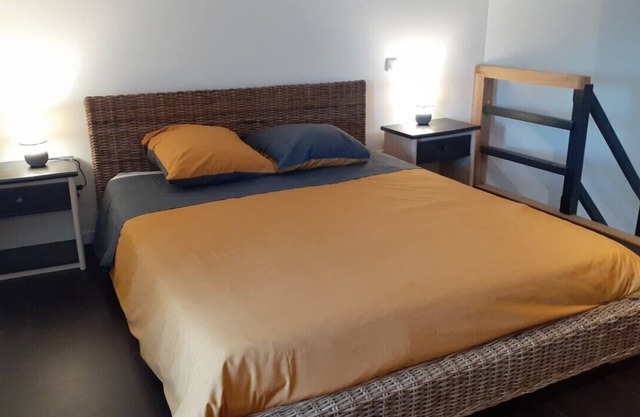 A 5 mn de La Rochefoucauld, Belle Chambre D'hôtes Type Suite