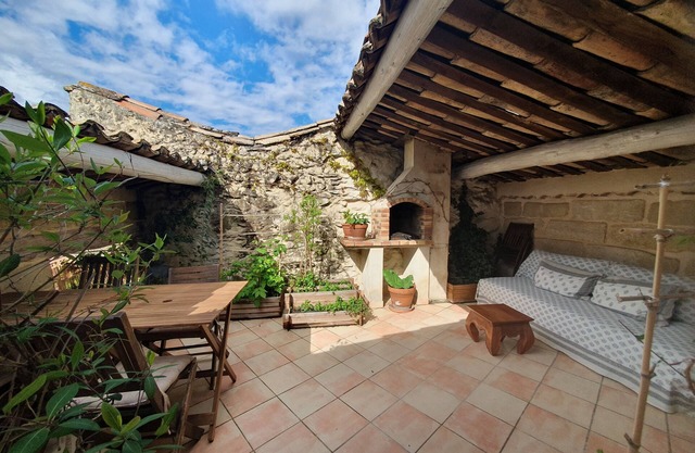 A beautiful Gardoise house with tropezienne