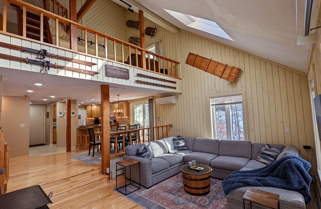 A/C! Near Cranmore,Storyland,Echo Lake,Saco,dining,shopping! w/Peloton & Sauna