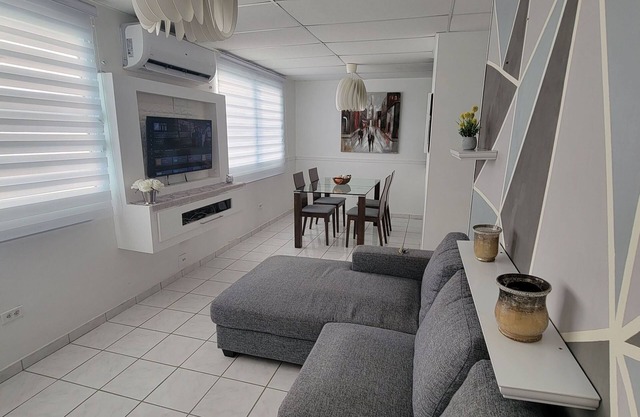 A/C, Smart TV, Centric Quiet/Safe, 20 from Airport