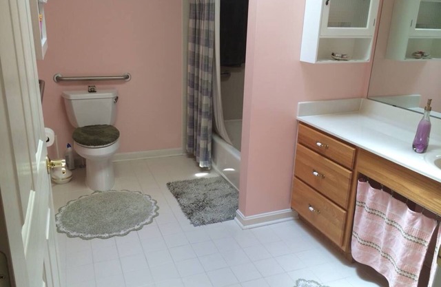 a CCCCCCC (Clean, Clear, Cool, Convenient, Comfortable, Calm, Cousy) Guest room