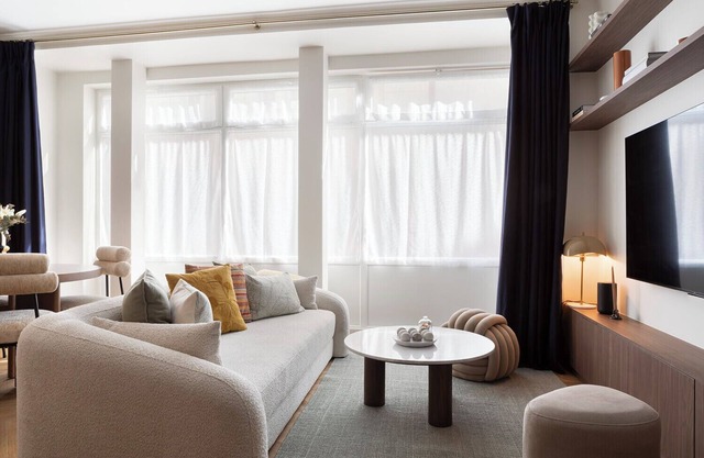 A Chic Serviced 1-BR - Eiffel Tower