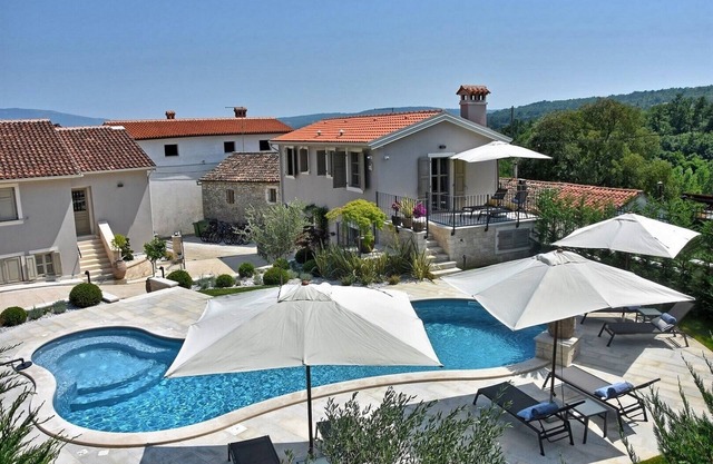 A country 5 stars villa Zita