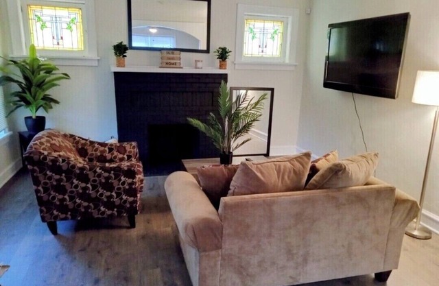 A cozy Home for the Traveling Women - Women only please. Rooms for rent