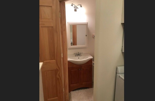 A cozy rest in tiny home of a nest (downtown Northampton)