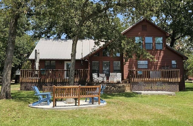 A Dream Come True Lake House - The prettiest sunset view on the lake!