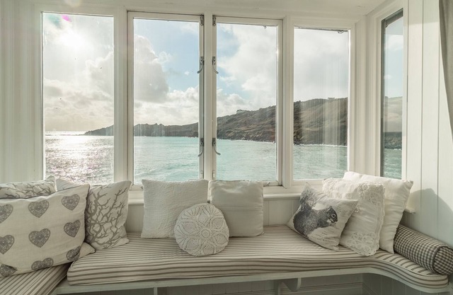 A dream seaside escape perfect for taking in the beauty of the Cornish coastline