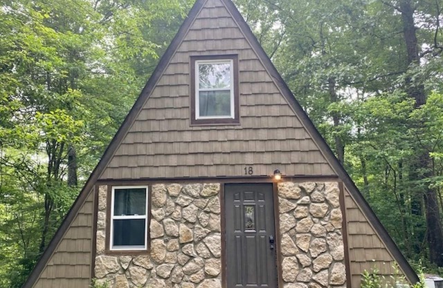 A-Frame #18 - Hosted by The Chalets